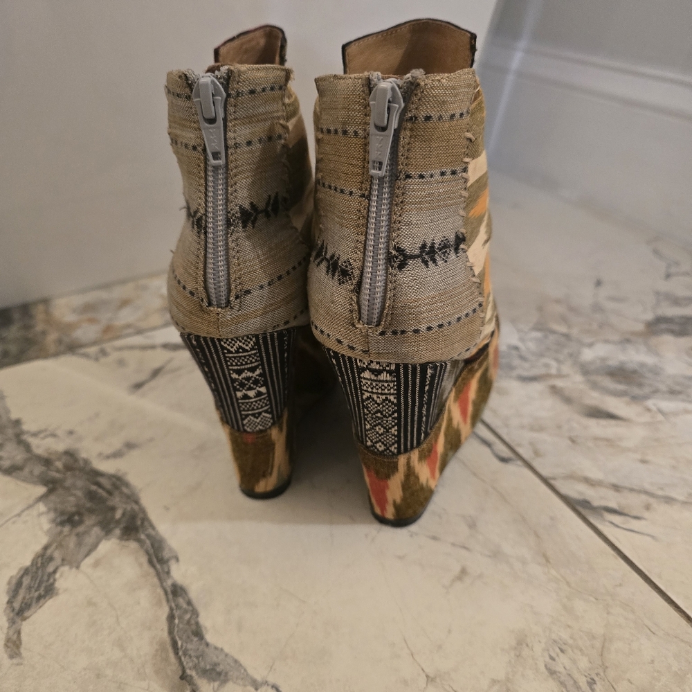 ALDO Wedge Bootie - Picture 7 of 7